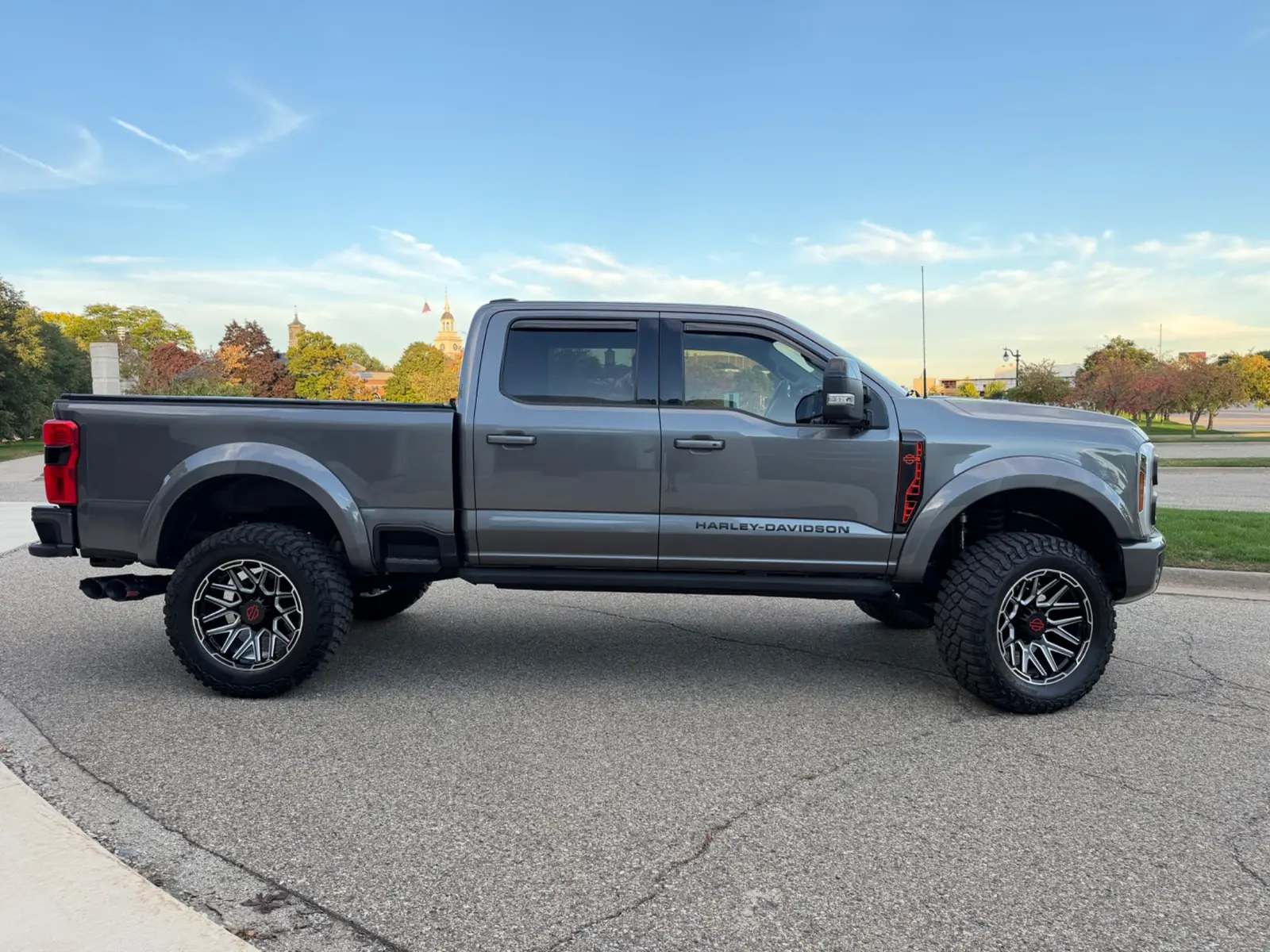 2024 Ford F-250 Harley Davidson — photo 2